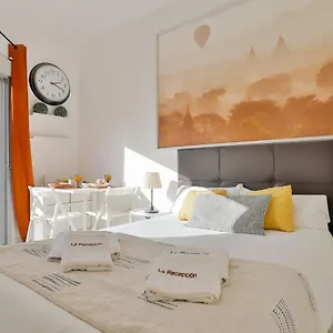 friendly-studio-close-to-town-3.hotelsinnerja.org/